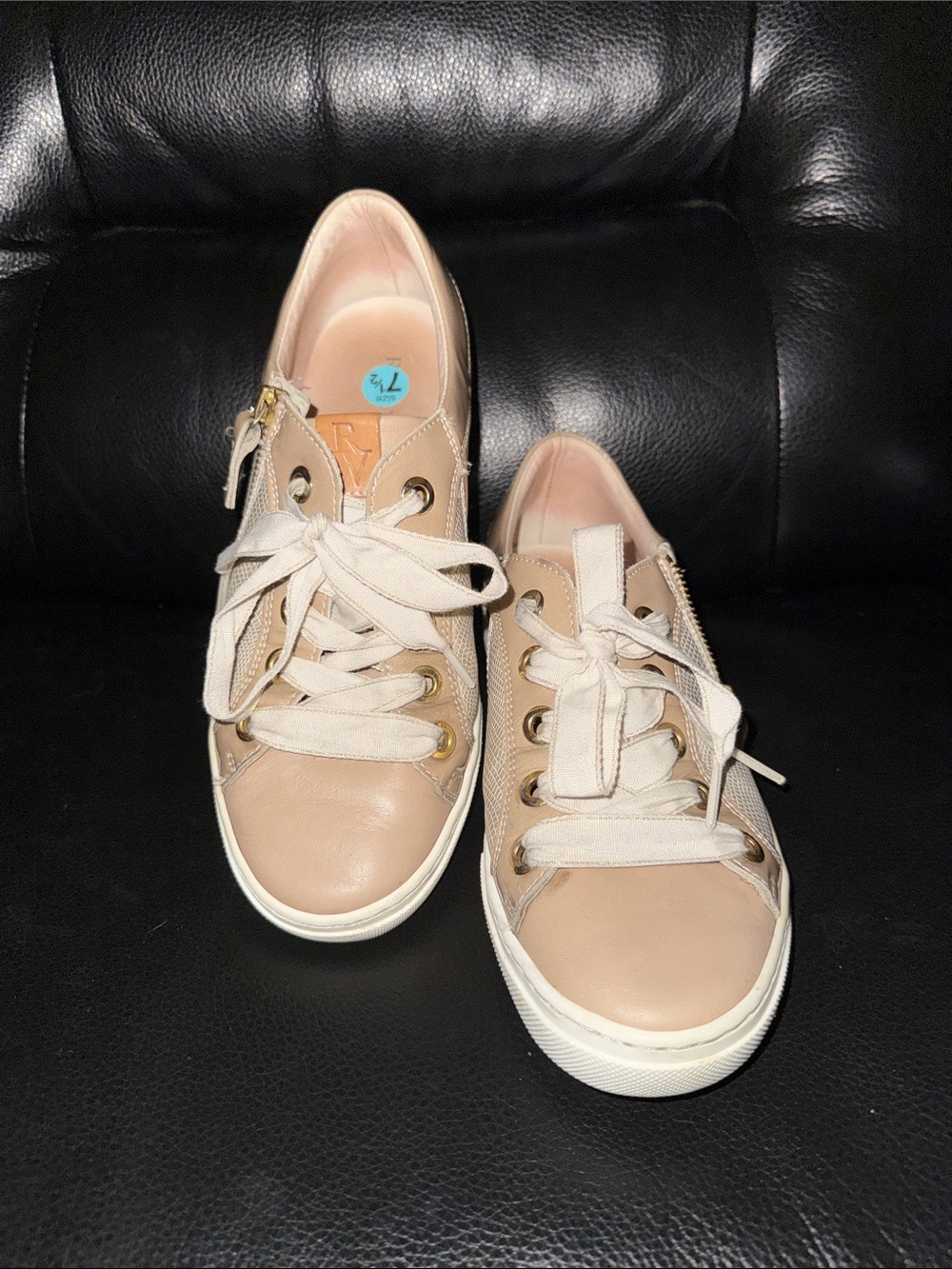 Women's Low-Top Leather Sneakers Ophelia in Blush - Casual Zip-Detail Trainer